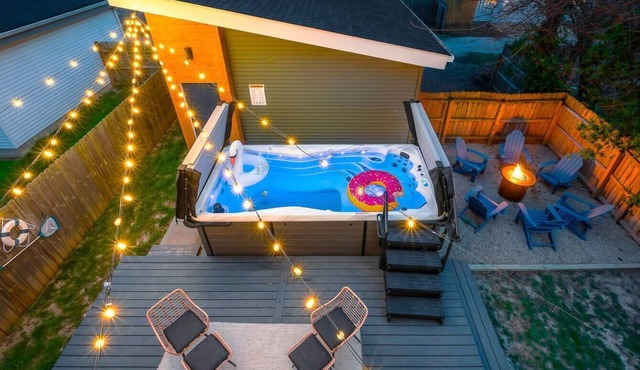 HotTub/Pool~Arcade Games~Fountain Sq~Great for groups~10 Min to Lucas Oil