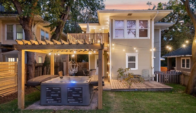 Hottub, Pool Table, Basketball, Firepit, Sleeps 8