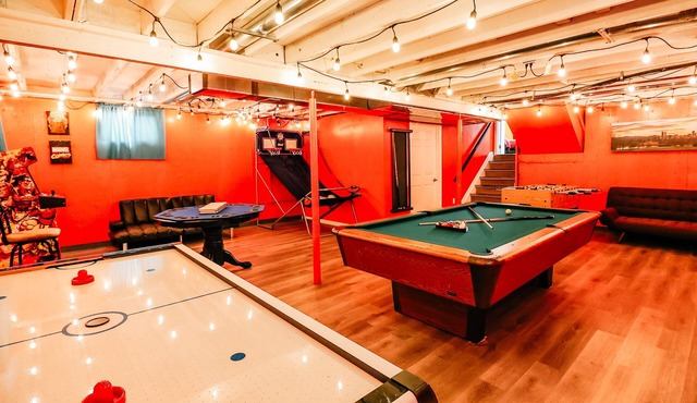 HotTub PS5 Theater GameRoom Golf DancePole 420