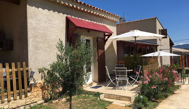 House for 2 or 4 people, ideal for a couple with children, shared pool