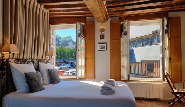 Houdaille 1 - Bright Suite overlooking the Port of Honfleur