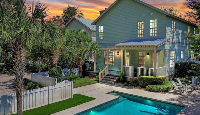 Houdini by the Sea! Heated Pool and Newly Landscaped Pool Area | Walk to Beaches and Village Area