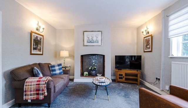 Hough Green Cottage by Staycay