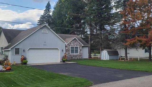 Houghton Haven Lake access or Golf fun
