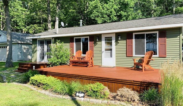 Houghton Hideaway with lake access and views