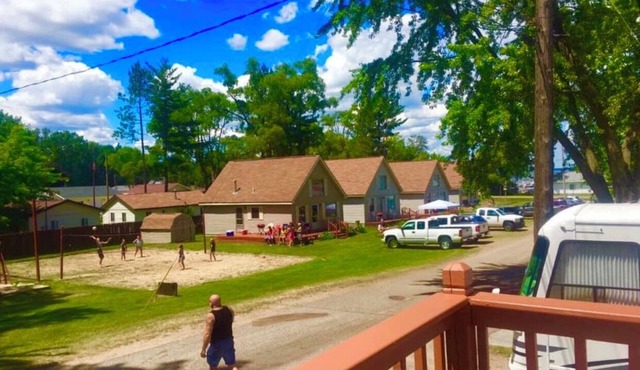 Houghton Lake Chalet in family friendly resort