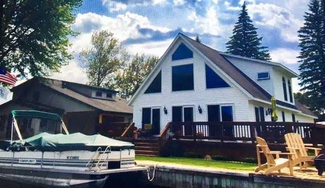 Houghton Lk 3 BR Waterfront year-round home. Beautiful views, Pontoon available