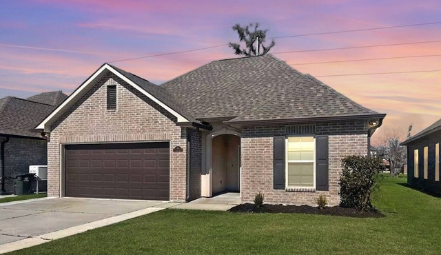 Houma Way From Home with Arcade & EV Charger