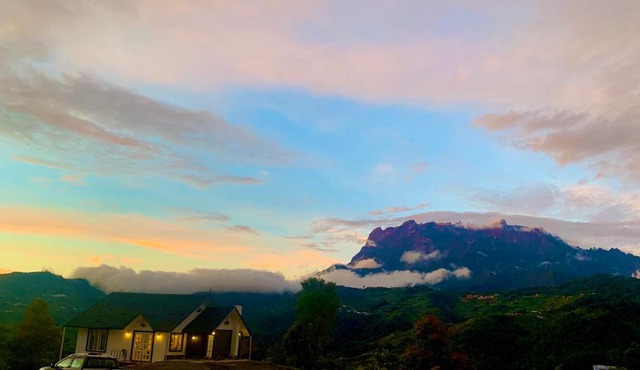 Hounon White Chimney Cottage