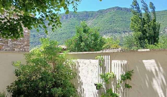 House Alma 5 pers. + river -garden- parking