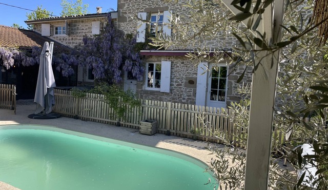 House with swimming pool and children's playground Drôme