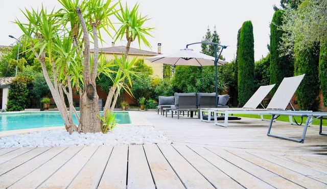 House 400m²/2 Swimming pools/St Saturnin