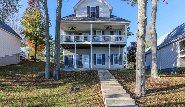 House #04 - Happy Camper-(No Pets) -Private Pier