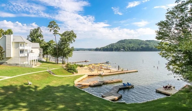 House # 09 Weiss So Blue (no pets) private pier