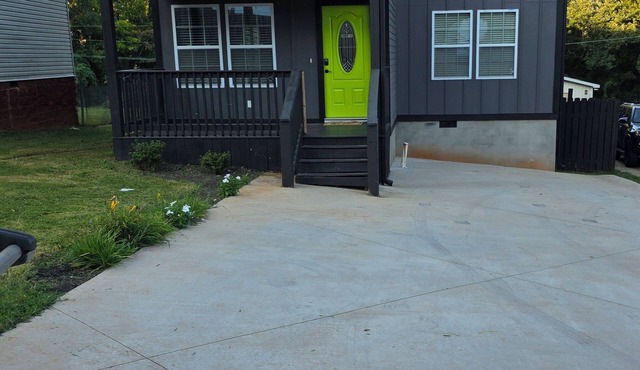 House 1.4 miles from downtown greenville.