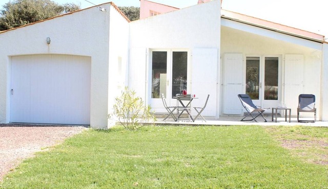 House 100m from beach, 3 bedrooms, private parking