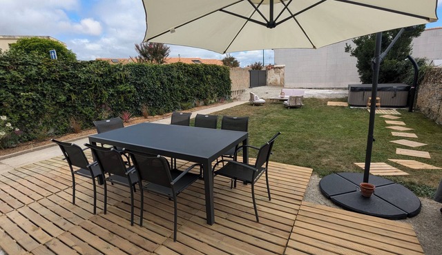 House - 10 minutes walk from the sea - 10 people with Spa