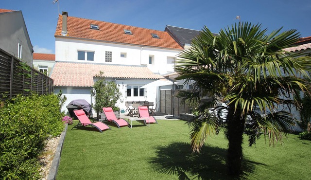 House 10 persons with garden in the heart of Chatelaillon