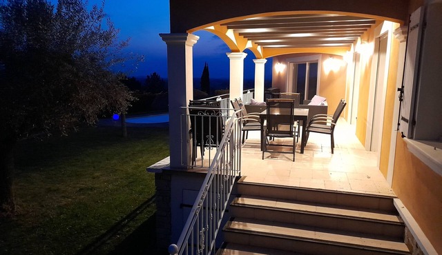 House 10 persons in Drôme provençale