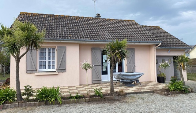 House 100 M from the beach and shops