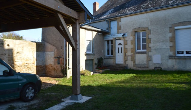 House : 100m²(meublé de tourisme:3 *), 200m from center .4G. Enclosed courtyard:200m
