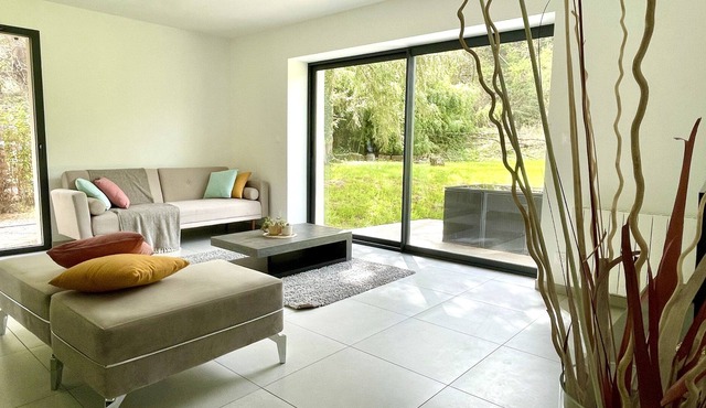 House 10pers of 132m2, 15mn from Lyon/20mn Eurexpo