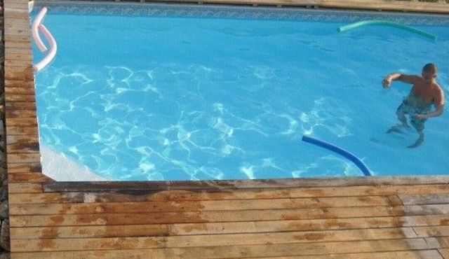 House 12 people with swimming pool heated to 28 ° in lush greenery