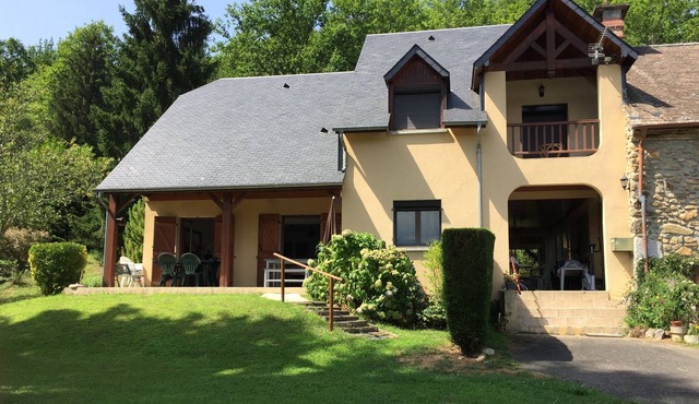 House 12O m2 spacious and very quiet near Lourdes.