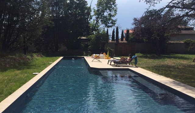 House 12p, park and swimming pool 20m 15mn from Lyon