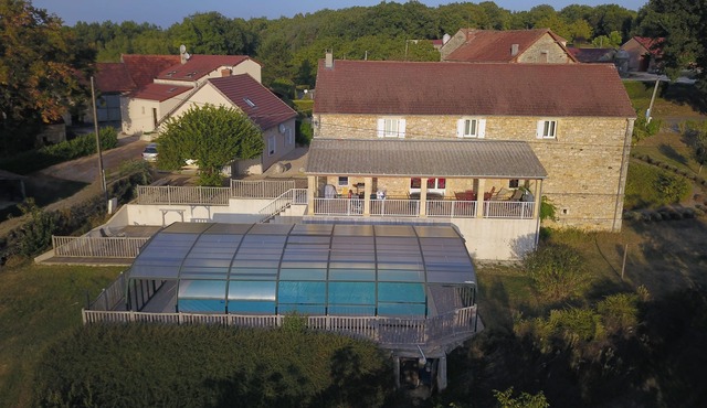 House 13/15 people in the heart of the black perigord
