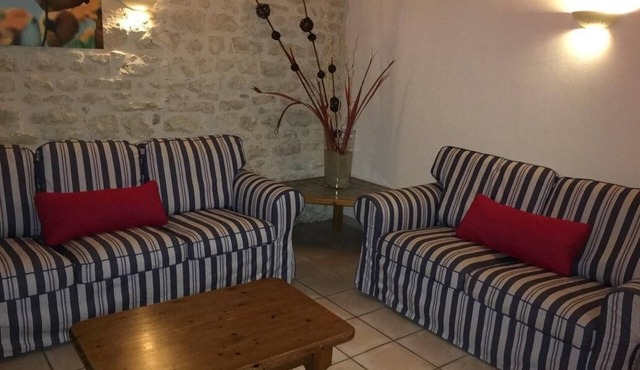 House 13 sleeps 5 2 bathrooms