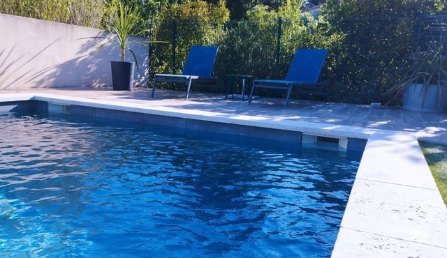 House 140 m² family 7beds +baby, with swimming pool in Tavel - 10min from Avignon