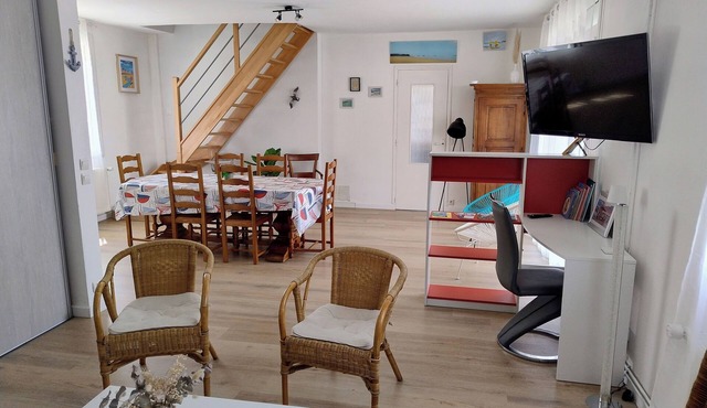 House 150 meters landing beach