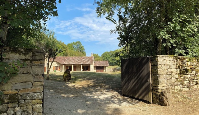 House 160 m2 on 6000 m2, sleeps 12 Private garden + shared swimming pool