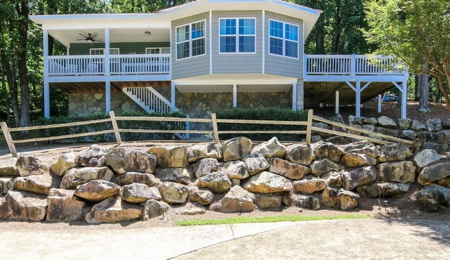 House #17 On The Rocks (no pets) Lake View