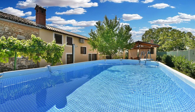 House 1735/17984 (Istria - Galižana), 5000m from the beach