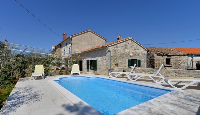 House 1829/21736 (Istria - Rakalj), 1500m from the beach