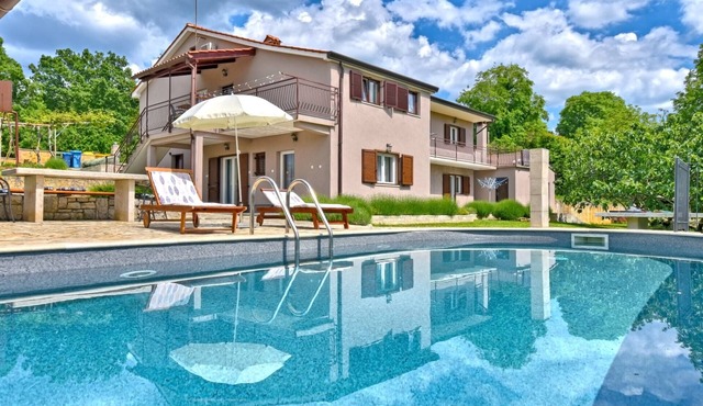 House 1887/23160 (Istria - Tinjan), 20000m from the beach