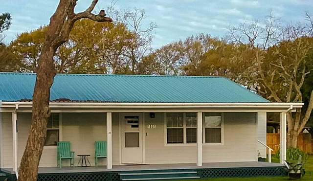 House, 2 Bedrooms, 1 Bath, (Sleeps 5)