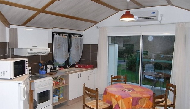 House.2 bedrooms, 5 people, pets allowed and ANCV.63330 Pionsat.