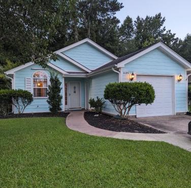 HOUSE-2 Bedrooms-Central-15 Minutes to Beach-No Crowds