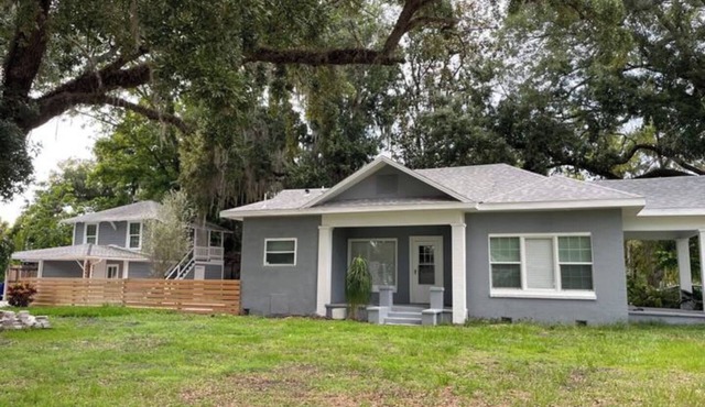 House 2 Bedrooms/2 full bathrooms Downtown Winter Garden