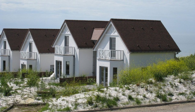 House 2 comfortable rooms near the beach