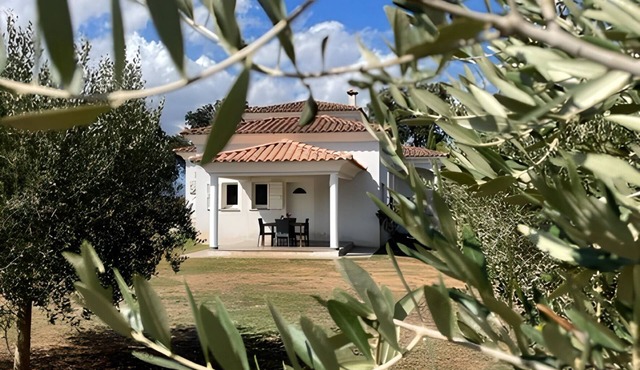 House 2 minutes' drive from the beach