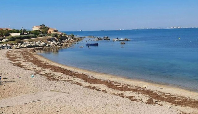 House 20 meters from the sea, 5 km from Martigues!