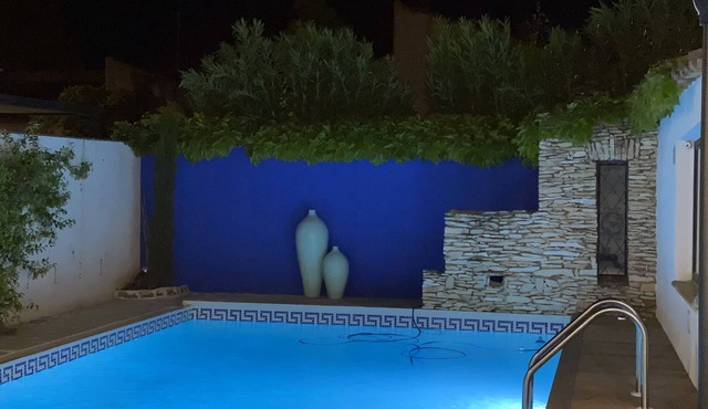 House 200 M2 air-conditioned 5 bedrooms 4 bathrooms 4 toilets ' la treille muscate '.