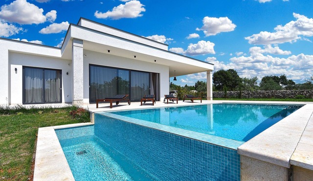 House 2117/39510 (Istria - Svetvinčenat), 13000m from the beach