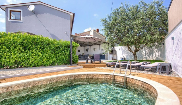 House 2227/68186 (Istria - Loborika), 11000m from the beach