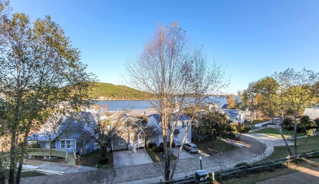 House # 26 Bay Bungalow (pet friendly) Lake View