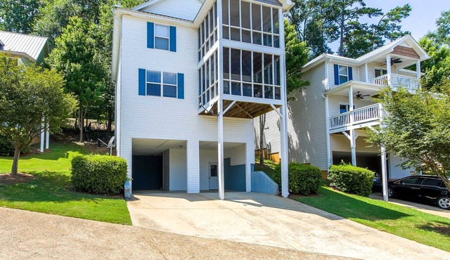 House # 29 -Castaway (Pet Friendly)